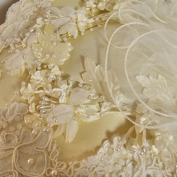 Vtg Ivory Bridal Wedding Hat Tier Tulle Veil Pearl Beaded Headdress *Minor Aging main image 6